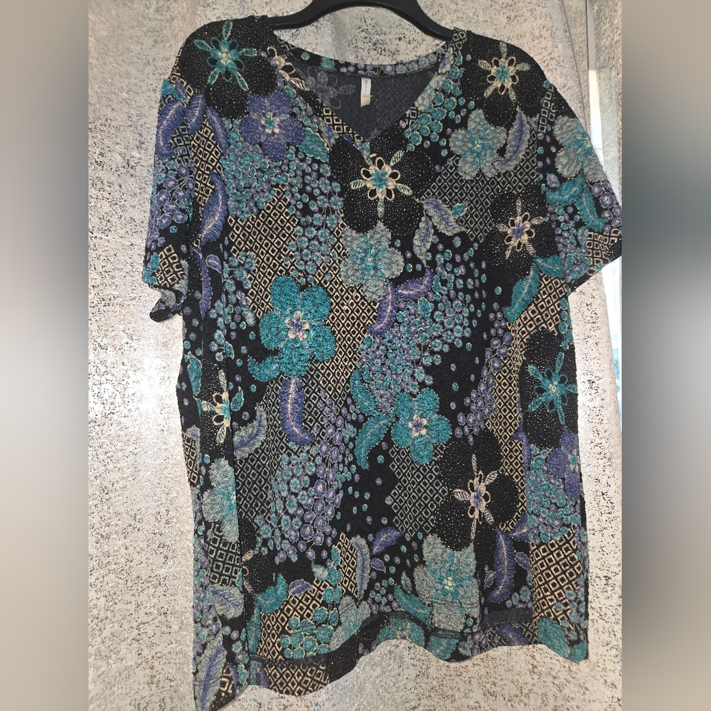 Floral Patterned Women's Top by white sage XXL